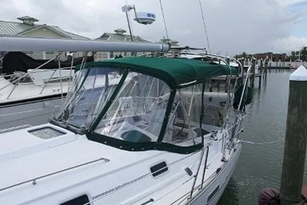 Slide: The Image of Beneteau 331 2004 - 5