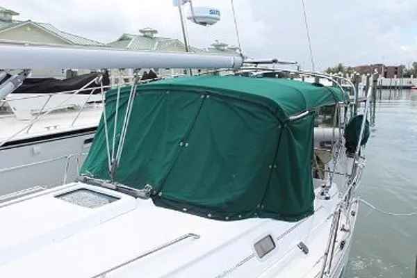 Slide: The Image of Beneteau 331 2004 - 6