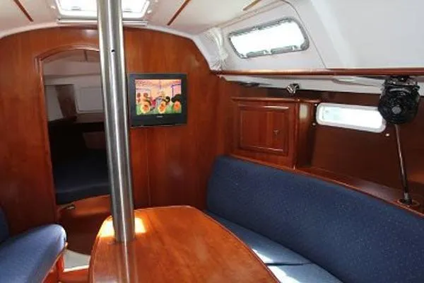 Slide: The Image of Beneteau 331 2004 - 8