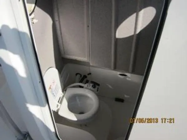 Slide: The Image of Trophy 2503 Center Console 2005 - 9