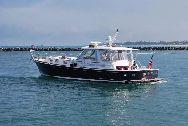 Slide: The Image of Grand Banks Eastbay 49 HX 2001 - 0