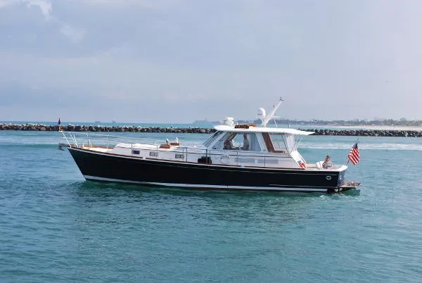 Slide: The Image of Grand Banks Eastbay 49 HX 2001 - 2