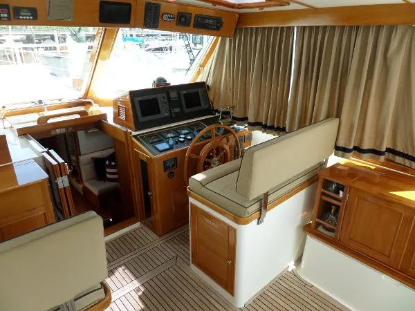 Slide: The Image of Grand Banks Eastbay 49 HX 2001 - 9