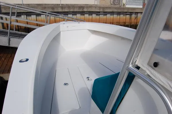 Slide: The Image of Regulator Marine 23 Open w/ F225 2004 - 7