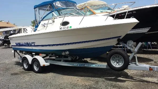Slide: The Image of Wellcraft 210 Coastal 1997 - 1