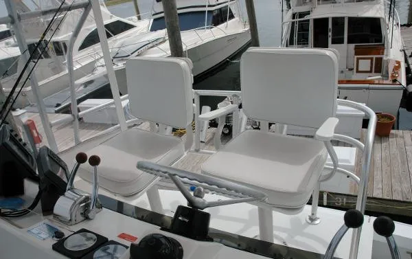 Slide: The Image of Luhrs 320 Convertible 1996 - 4