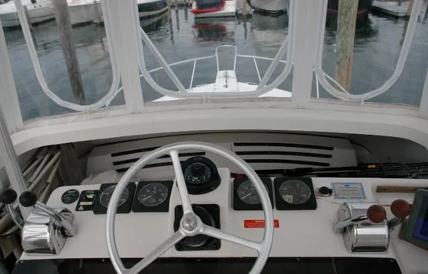 Slide: The Image of Luhrs 320 Convertible 1996 - 5