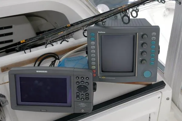 Slide: The Image of Luhrs 320 Convertible 1996 - 7