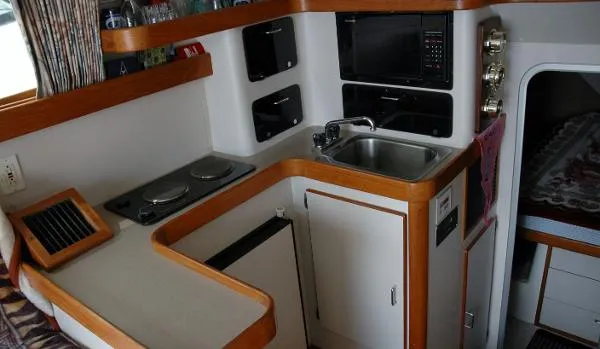 Slide: The Image of Luhrs 320 Convertible 1996 - 9