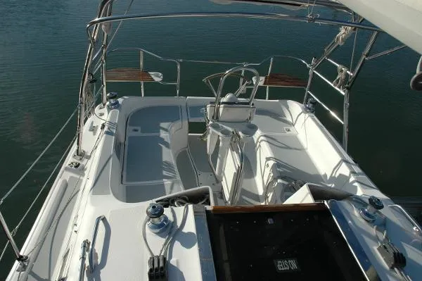 Slide: The Image of Hunter 33 2005 - 11
