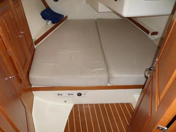 Slide: The Image of Tartan 3700 Keel/Centerboard 2005 - 8