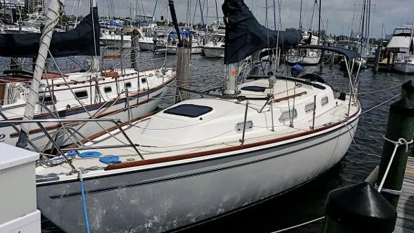 Slide: The Image of Pearson 34-2 Sloop 1989 - 1