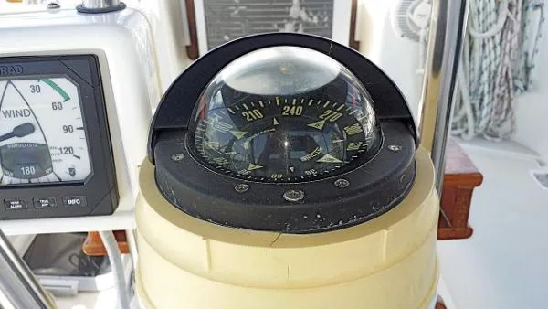 Slide: The Image of Pearson 34-2 Sloop 1989 - 10