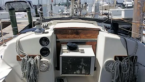 Slide: The Image of Pearson 34-2 Sloop 1989 - 3