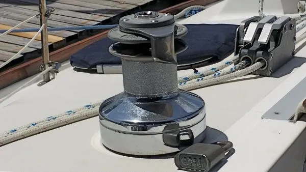 Slide: The Image of Pearson 34-2 Sloop 1989 - 5