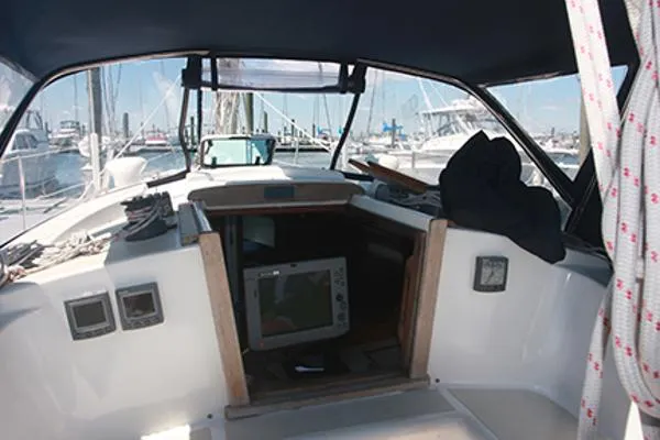Slide: The Image of Tartan 34 MK II 1985 - 7