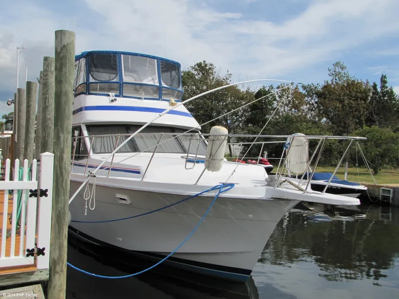 Slide: The Image of Chris-Craft 426 Catalina Double Cabin 1988 - 4
