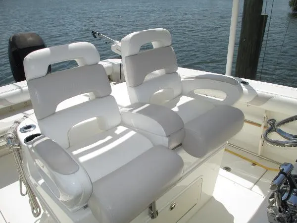 Slide: The Image of Boston Whaler 32 Outrage BR5093 2007 - 11