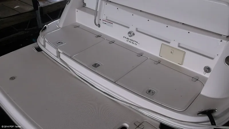 Slide: The Image of Regal 2665 Commodore 2008 - 4