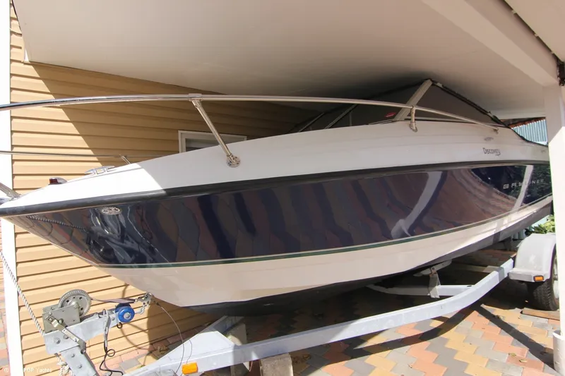 Slide: The Image of Bayliner 192 Discovery 2012 - 1