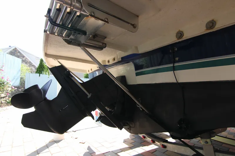 Slide: The Image of Bayliner 192 Discovery 2012 - 10