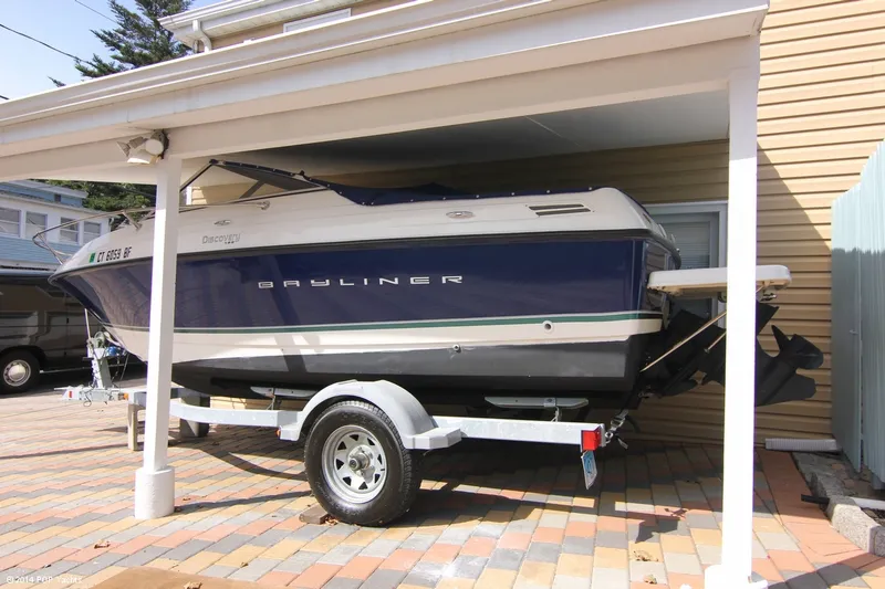 Slide: The Image of Bayliner 192 Discovery 2012 - 3