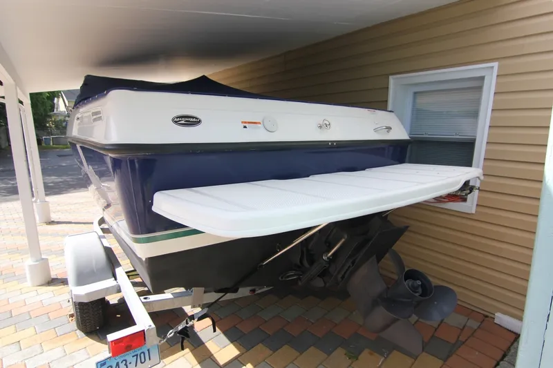 Slide: The Image of Bayliner 192 Discovery 2012 - 8