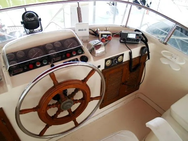 Slide: The Image of Marine Trader Euro Sedan (Stabilized) 1987 - 11