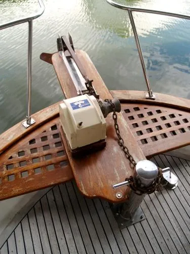 Slide: The Image of Marine Trader Euro Sedan (Stabilized) 1987 - 7