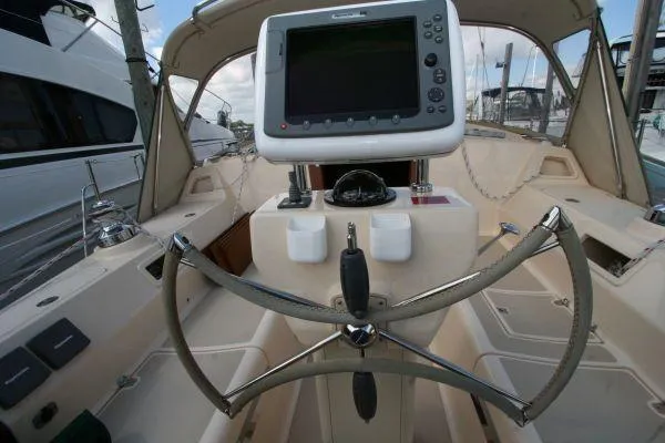 Slide: The Image of Island Packet 370 2008 - 9