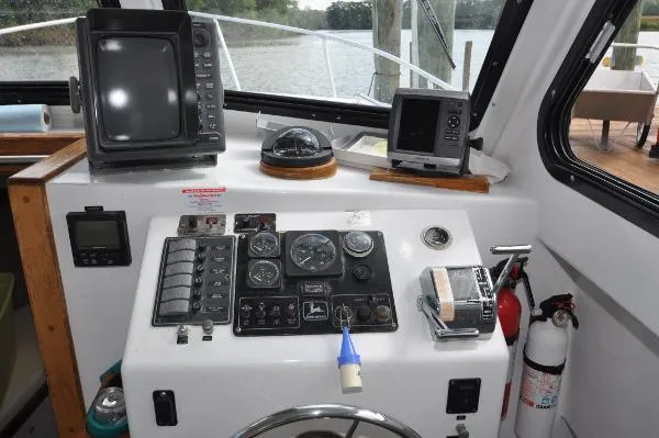 Slide: The Image of Williams Marine Chesapeake Bay Boat 2002 - 8