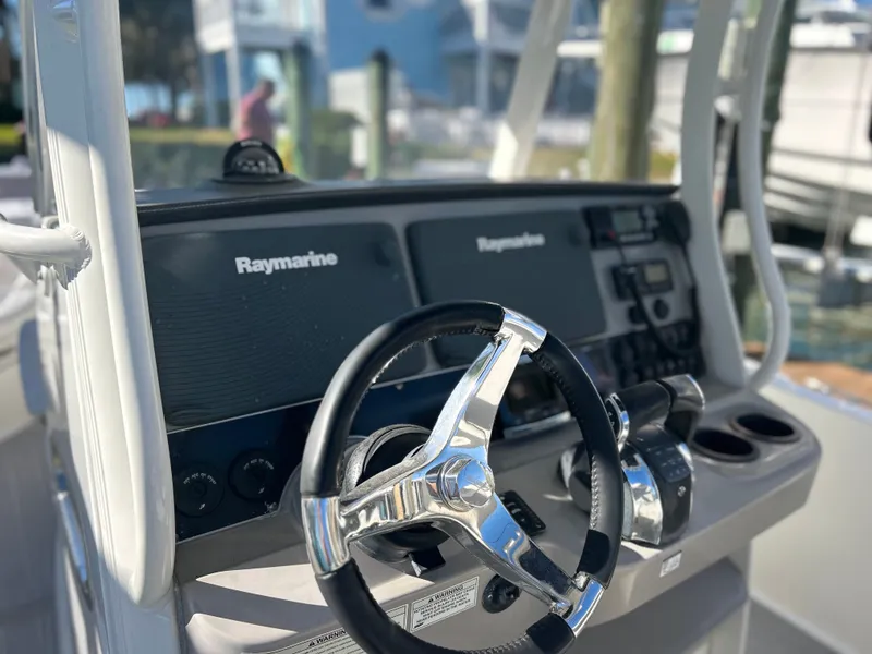 Slide: The Image of Boston Whaler 270 Dauntless 2015 at dock, sunny day. - 17