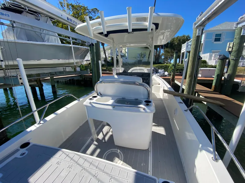 Slide: The Image of Boston Whaler 270 Dauntless 2015 - 6