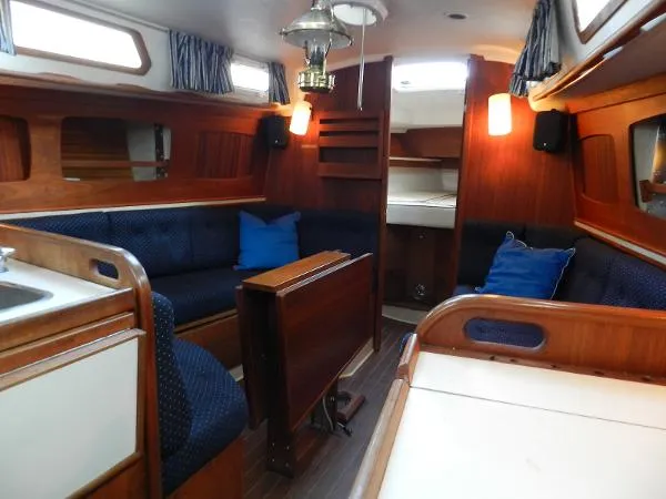 Slide: The Image of Sabre 34 Aft Cabin Targa 1989 - 2