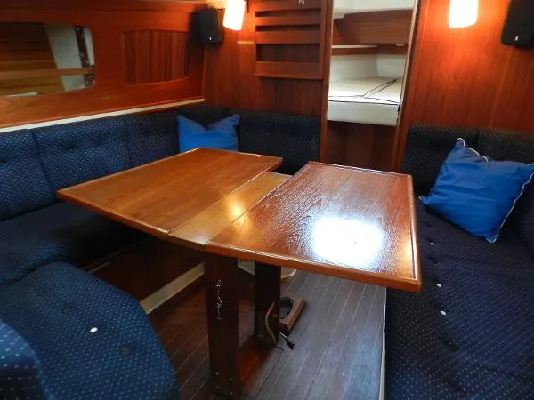 Slide: The Image of Sabre 34 Aft Cabin Targa 1989 - 5