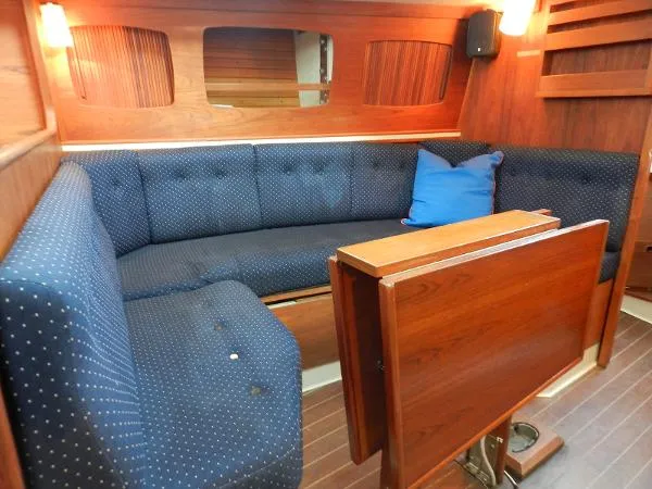Slide: The Image of Sabre 34 Aft Cabin Targa 1989 - 7