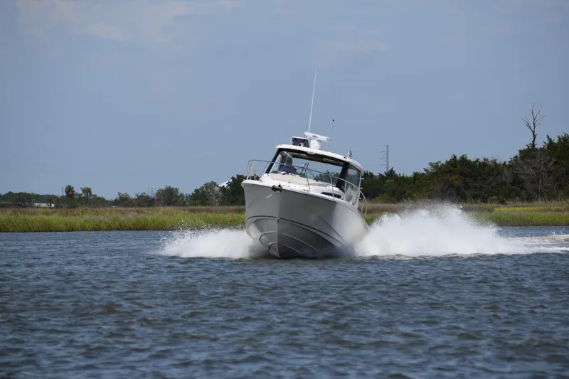 Slide: The Image of Boston Whaler 325 Conquest 2026 - 41