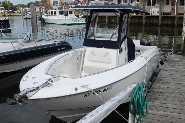 Slide: The Image of Boston Whaler 240 Outrage 2004 - 2