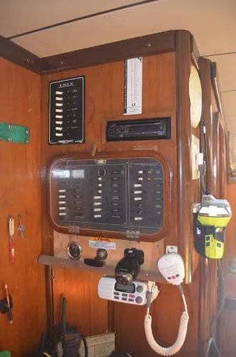 Slide: The Image of Beneteau 432 1988 - 11