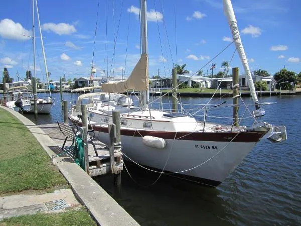 Slide: The Image of Pearson 424 Sloop (Updated Yanmar Diesel) 1980 - 0