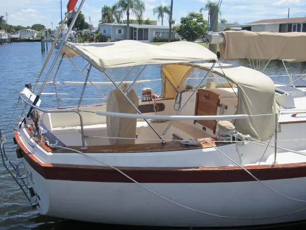 Slide: The Image of Pearson 424 Sloop (Updated Yanmar Diesel) 1980 - 3
