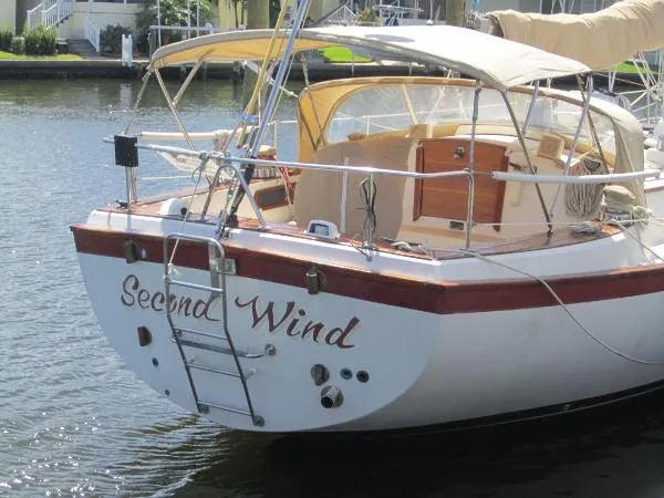 Slide: The Image of Pearson 424 Sloop (Updated Yanmar Diesel) 1980 - 4