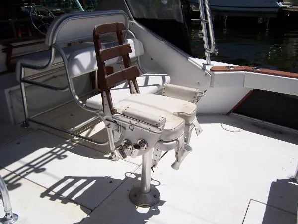 Slide: The Image of Sea Ray Diesel Sportfish 1988 - 11
