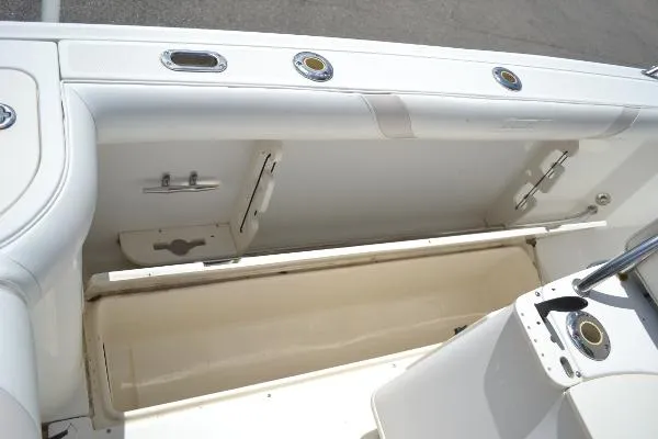 Slide: The Image of Boston Whaler 240 Outrage 2004 - 3
