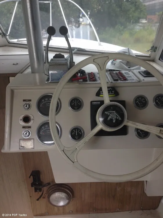 Slide: The Image of Bertram 25 Mark II Flybridge Sportfish 1968 - 8