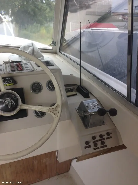 Slide: The Image of Bertram 25 Mark II Flybridge Sportfish 1968 - 9