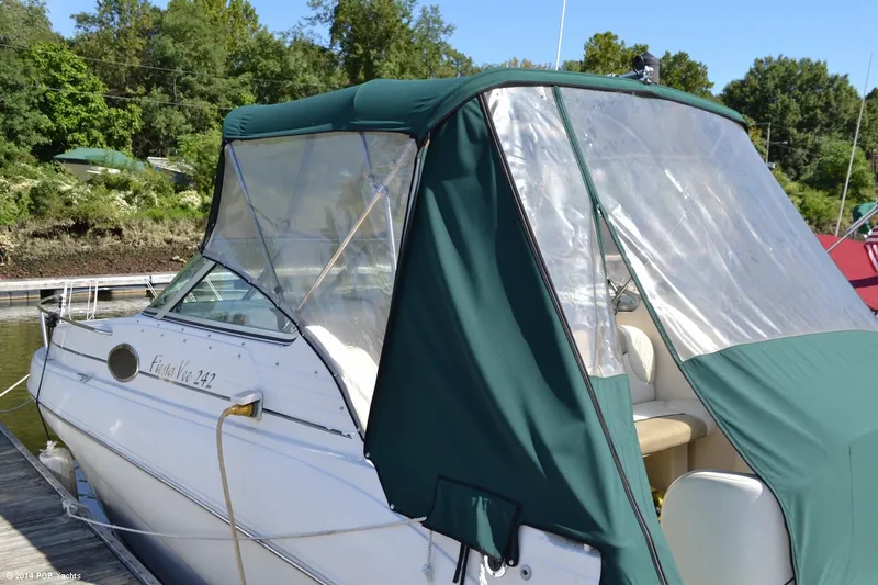 Slide: The Image of Rinker 242 Fiesta Vee 2000 - 1