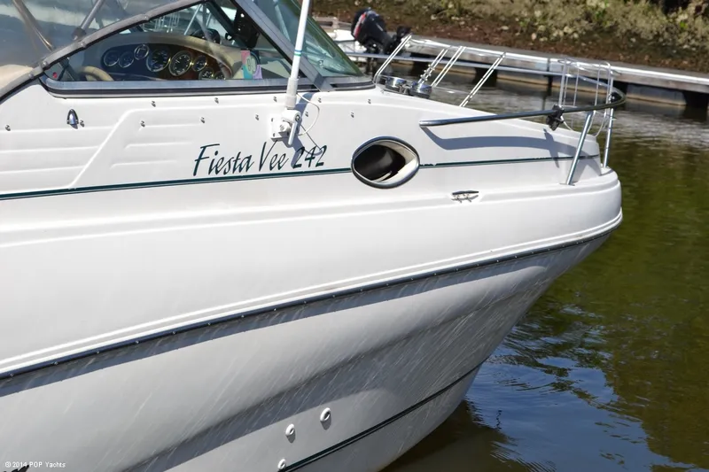 Slide: The Image of Rinker 242 Fiesta Vee 2000 - 2