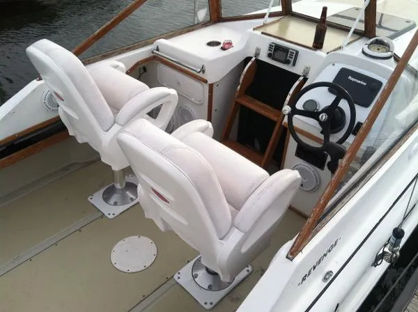 Slide: The Image of Boston Whaler Revenge 19 1977 - 10
