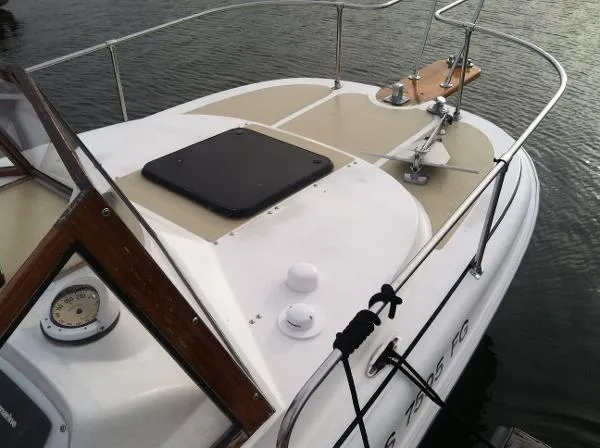 Slide: The Image of Boston Whaler Revenge 19 1977 - 5